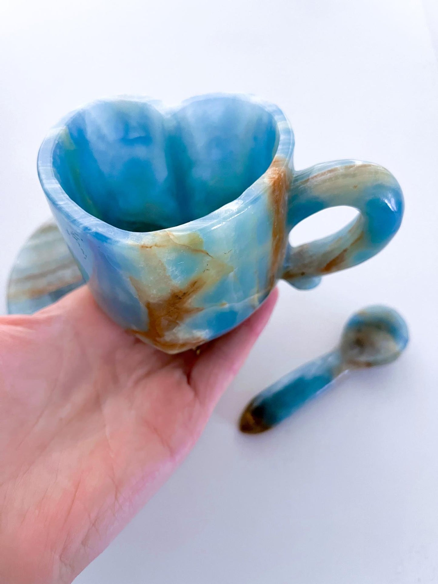 Deko Blaue Onyx / Blauer gebänderter Calcit Herz Tasse Kristall Becher mit Teller und Löffel SET . Blue Onyx / Calcite Heart Cup Mug ca. cm - Handcarved