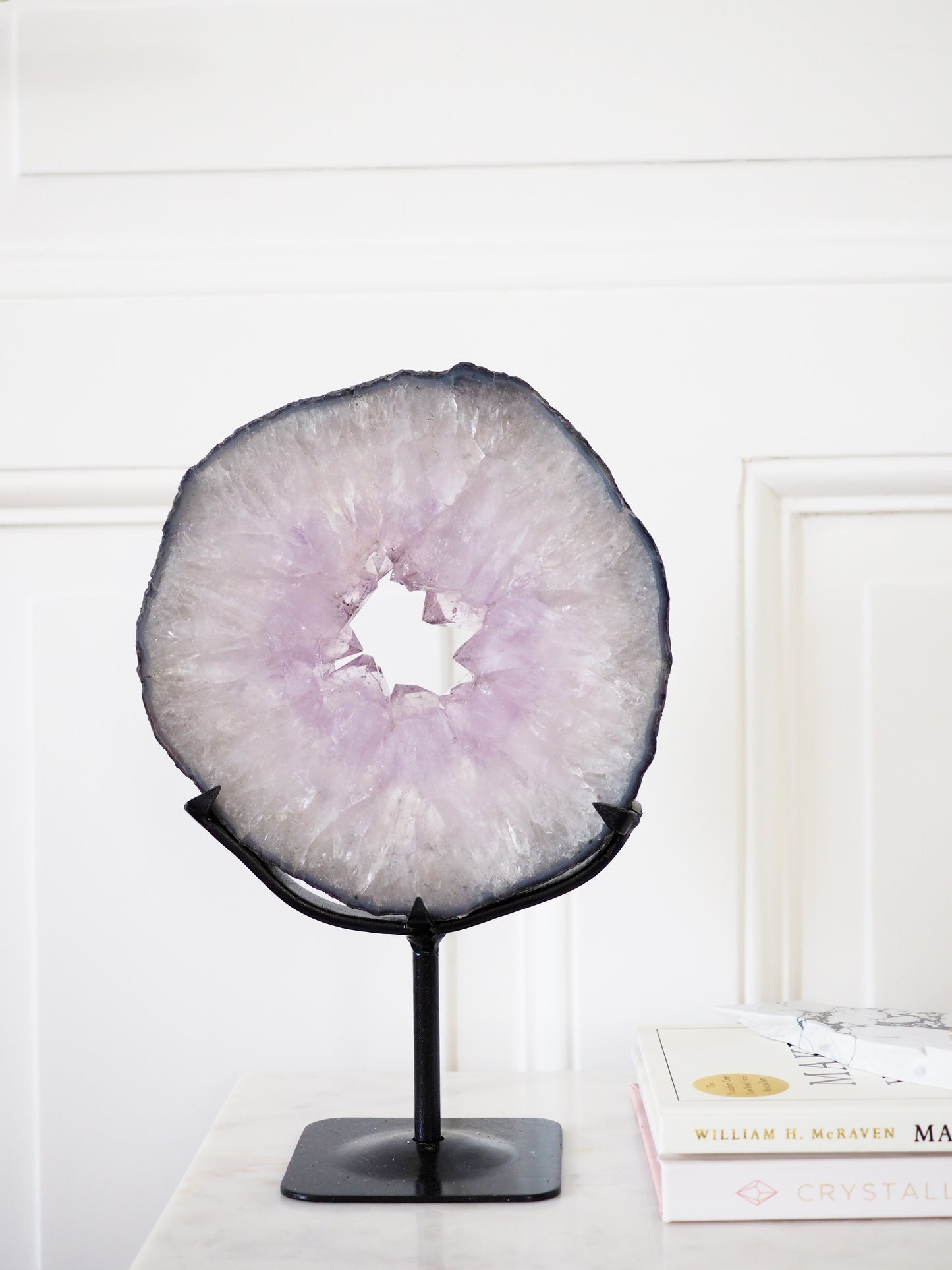 Lavender Amethyst Portal mit auf Ständer . Halter ca 29 cm - aus Brasilien