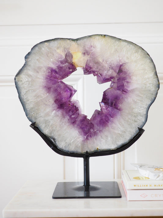 Herz förmiges Amethyst Portal mit Calcit auf Ständer . Halter ca. 32cm - aus Brasilien HIGH QUALITY