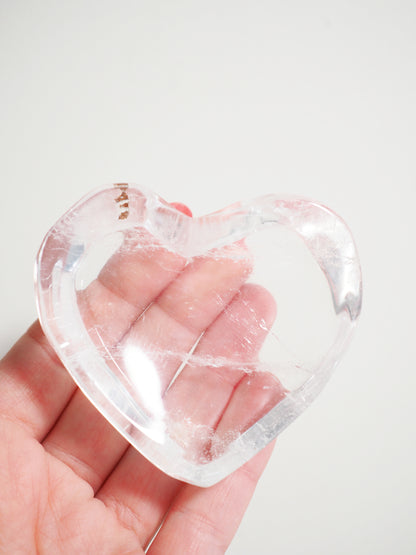 Bergkristall Herz Schale Schmuckschale . Clearquartz Heart Bowl ca. 5-6cm  - Handcarved HIGH QUALITY