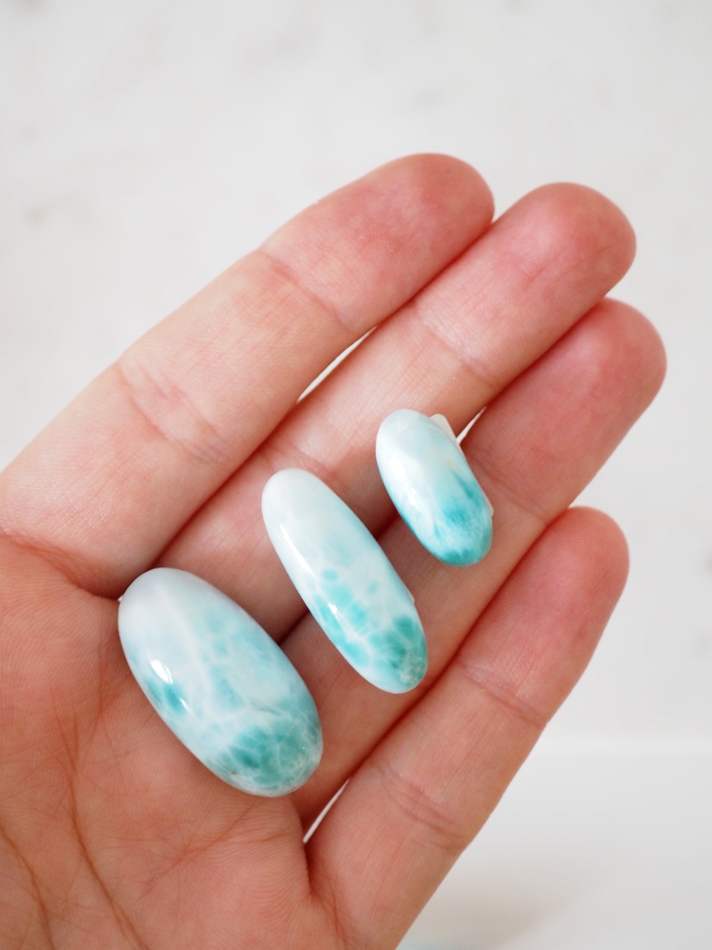 Larimar Oval Shape . Tumble  - aus der Dominikanischen Republik HANDPOLIERT RARE