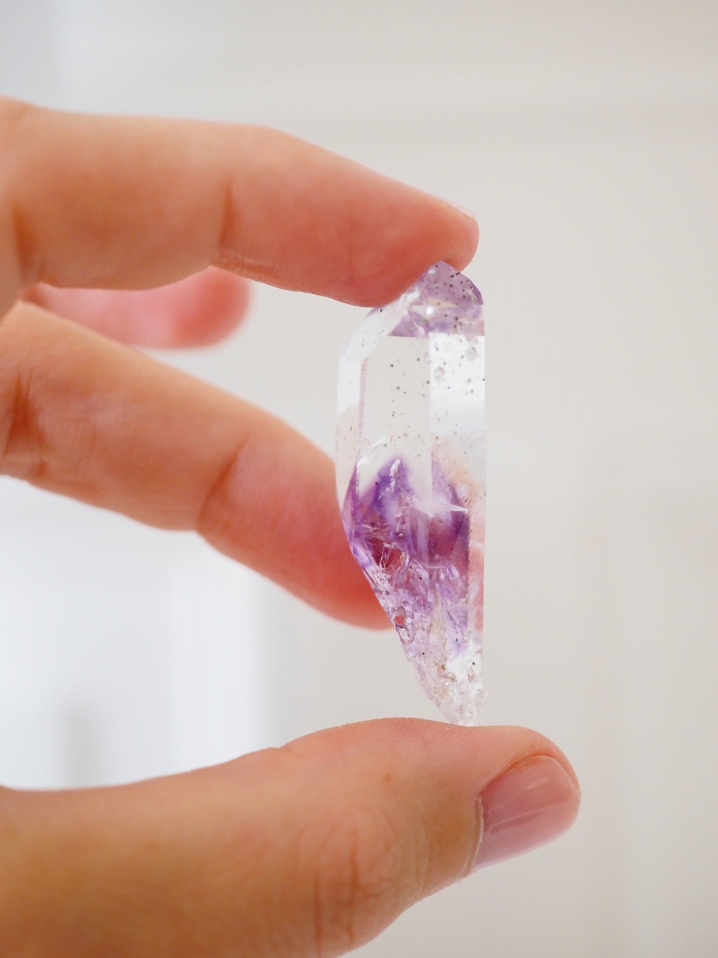 Brandberg Enhydro Phantom Amethyst Spitze ca. 5 cm [xx]- aus  Streep Mine . Goboboseb . Brandberg . Erongo Namibia HIGH QUALITY (Kopie)