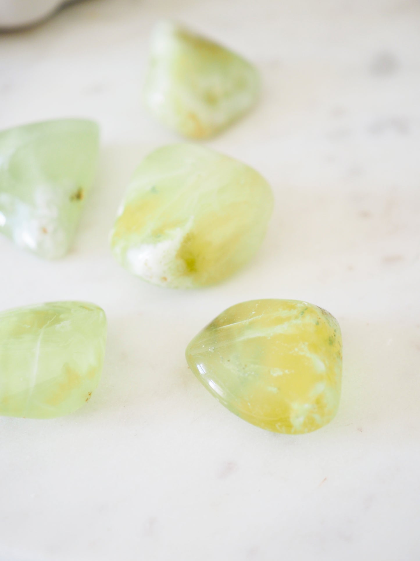 Prehnit Trommel Stein . Prehnite Tumble ca. 1-3 cm - aus Australien HIGH QUALITY