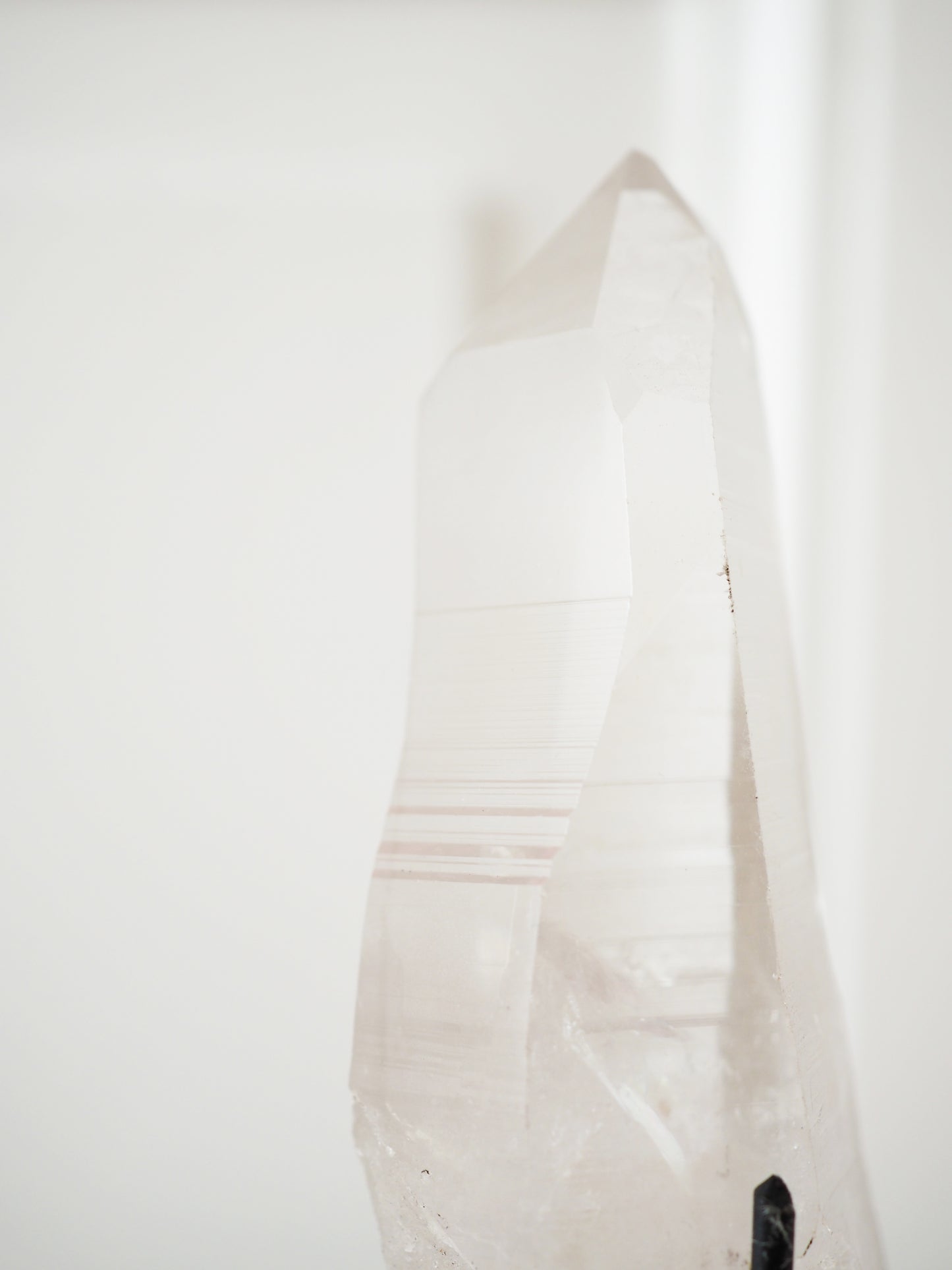 Bergkristall LEMURIAN Spitze auf Halter . Ständer ca. 14 cm  - aus Bahia Brasilien