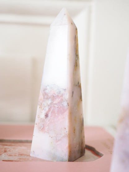 Pinker Andenopal Spitze  . Pink Andes Opal Point ca.10cm -  Peru HIGH QUALITY Hand Carved