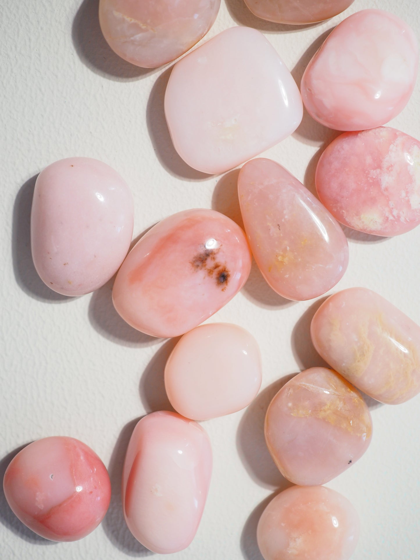 Pinker Anden Opal Trommelstein . Pink Opal from Andes Tumble ca. 1-3 cm - aus Peru HIGH QUALITY RARE