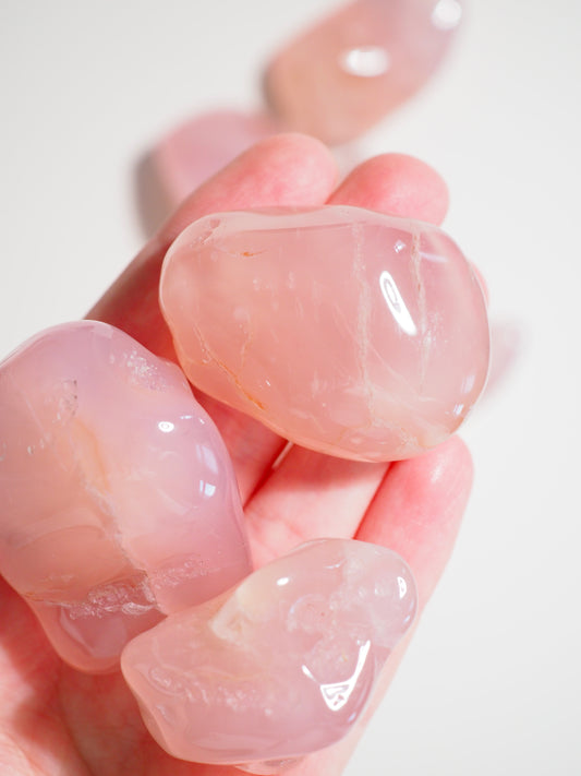 Pinker Chalcedon Trommelstein / Pink Chalcedony Tumble ca. 4-5 cm XXL - aus Mosambique HIGH QUALITY RARE